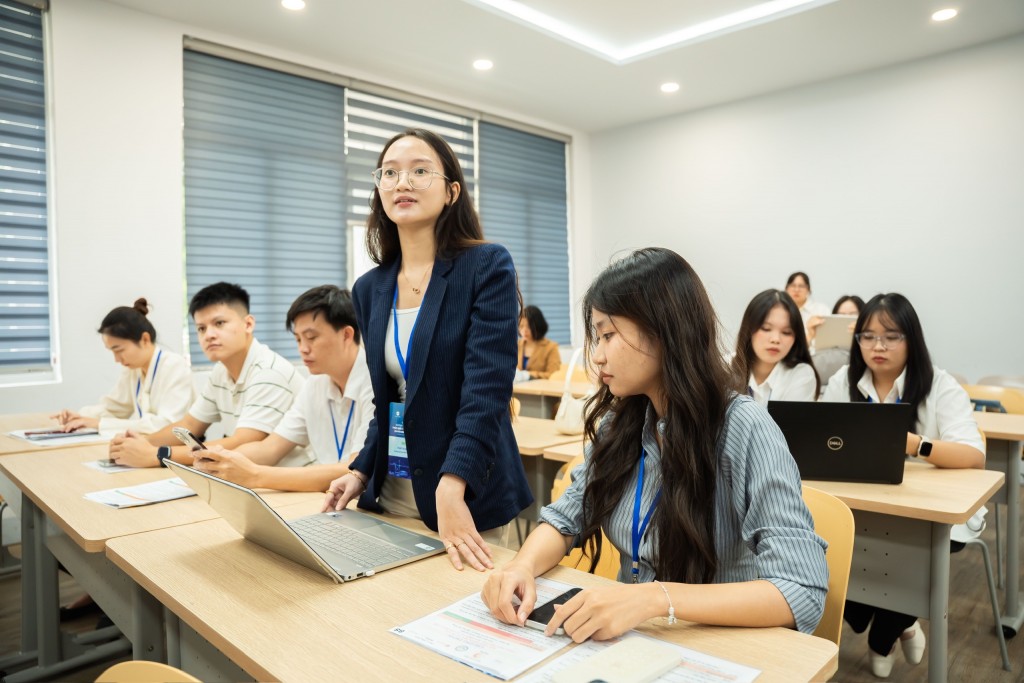 Tại hội thảo, 9 tiểu ban chuyên đề thảo luận các hướng nghiên cứu và ứng dụng mới trong thương mại điện tử, logistics xuyên biên giới