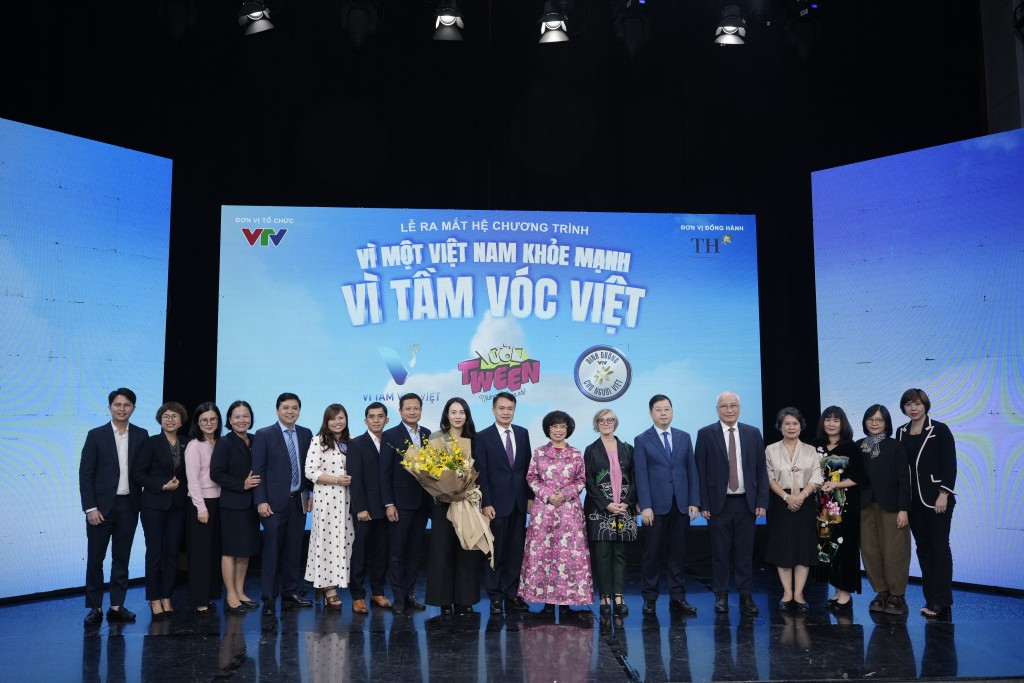 Các vị đại biểu tham dự buổi lễ
