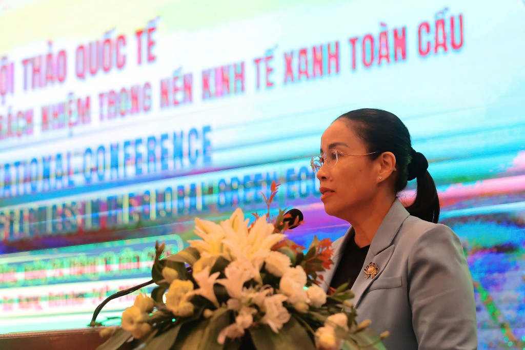 Phó Chủ tịch UBND TP Đà Nẵng Nguyễn Thị Anh Thi phát biểu tại hội thảo.