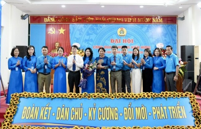 Xây dựng Công đoàn là chỗ dựa tin cậy của người lao động
