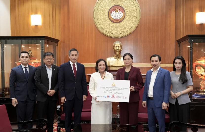Sẻ chia cùng đồng bào vùng bão, lũ