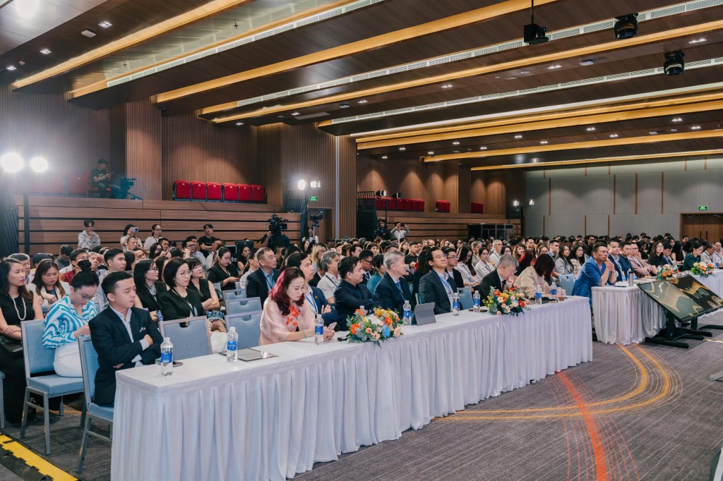 VSMCamp &amp; CSMOSummit: Đại hội ngành Sales và Marketing toàn quốc