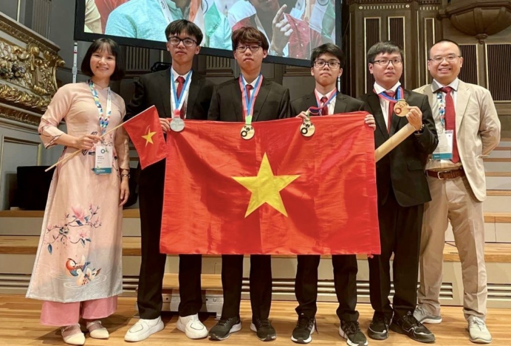 Kiến tạo nền giáo dục hiện đại, phát triển con người toàn diện Kiến tạo nền giáo dục hiện đại, phát triển con người toàn diện