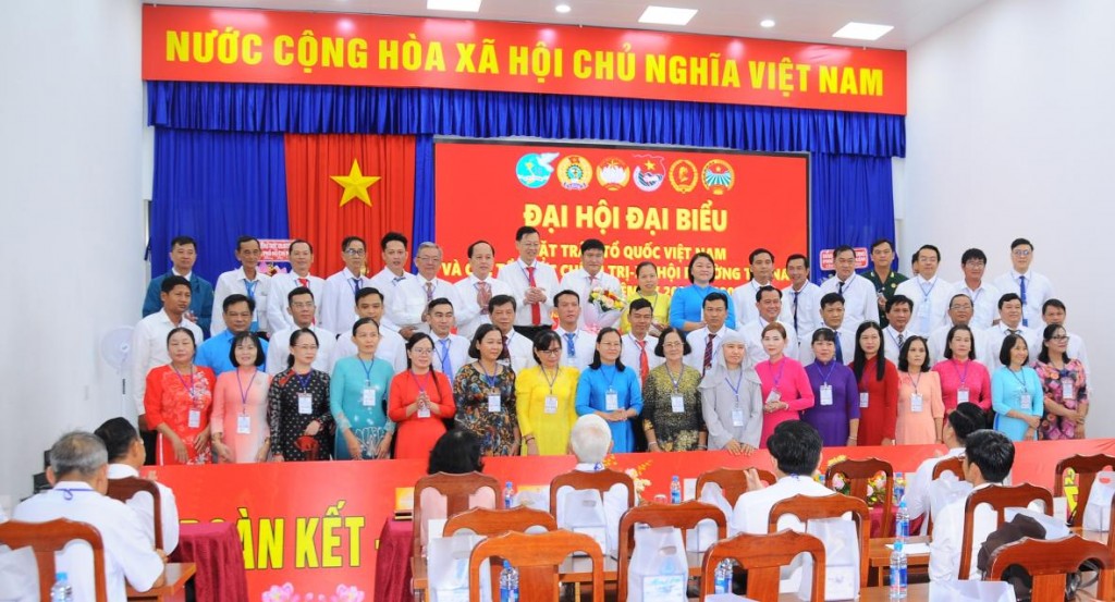 Đại biểu phường Tây Nam đoàn kết, thống nhất tại Đại hội MTTQ Việt Nam và các tổ chức chính trị – xã hội nhiệm kỳ 2025 – 2030.