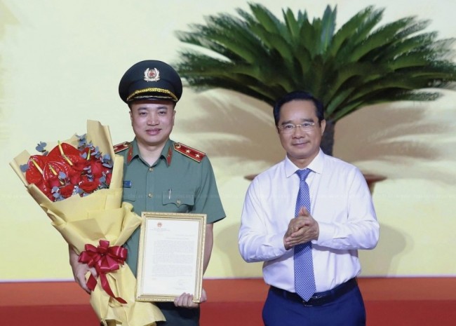 Công an TP Hồ Chí Minh nhận Thư khen của Thủ tướng Chính phủ