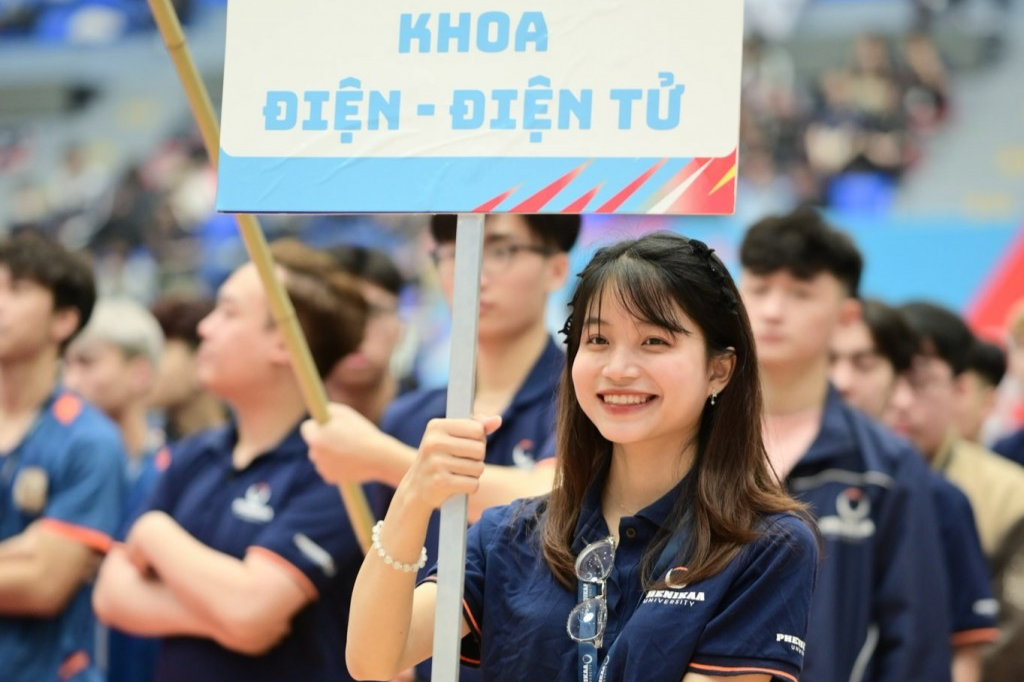 Khánh Diệu tham gia hoạt động của Đoàn trường  Khánh Diệu tham gia hoạt động của Đoàn trường