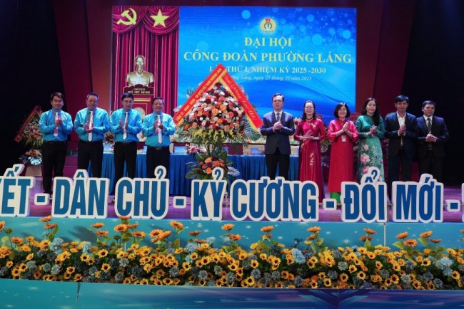 Đột phá về chuyển đổi số, chăm lo đời sống người lao động