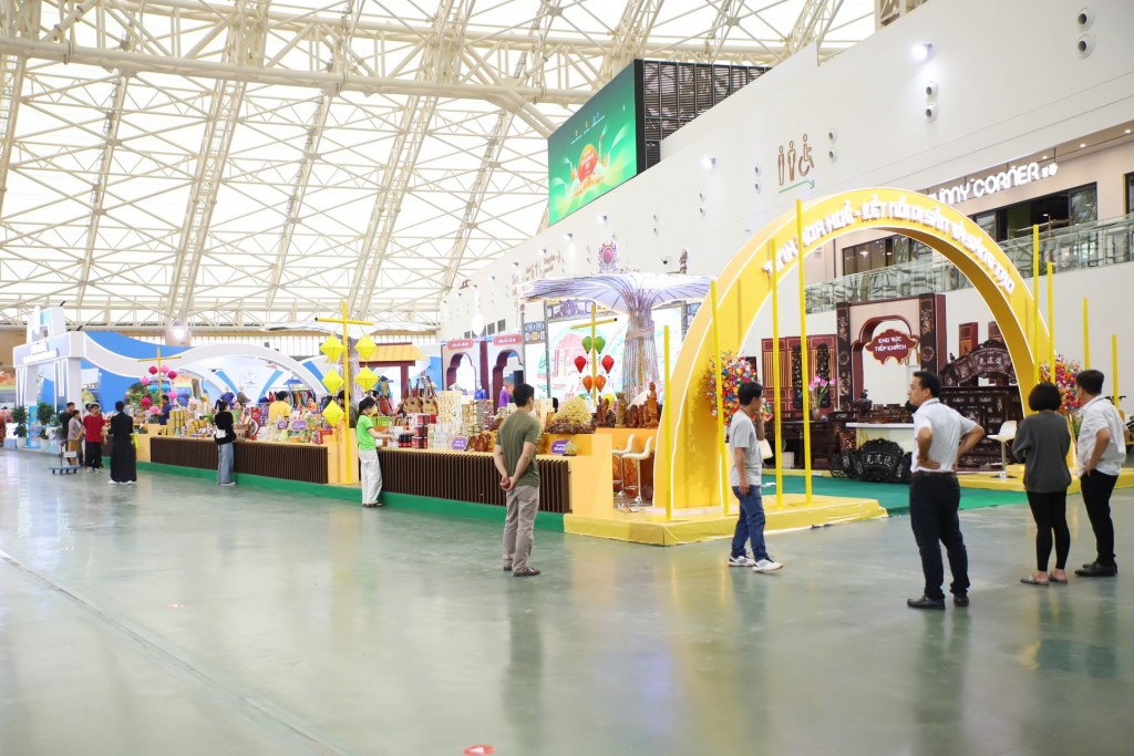 Hội chợ Mùa Thu lần thứ nhất - 2025 trước giờ khai mạc