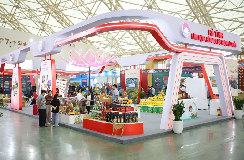Hội chợ Mùa Thu lần thứ nhất - 2025 trước giờ khai mạc