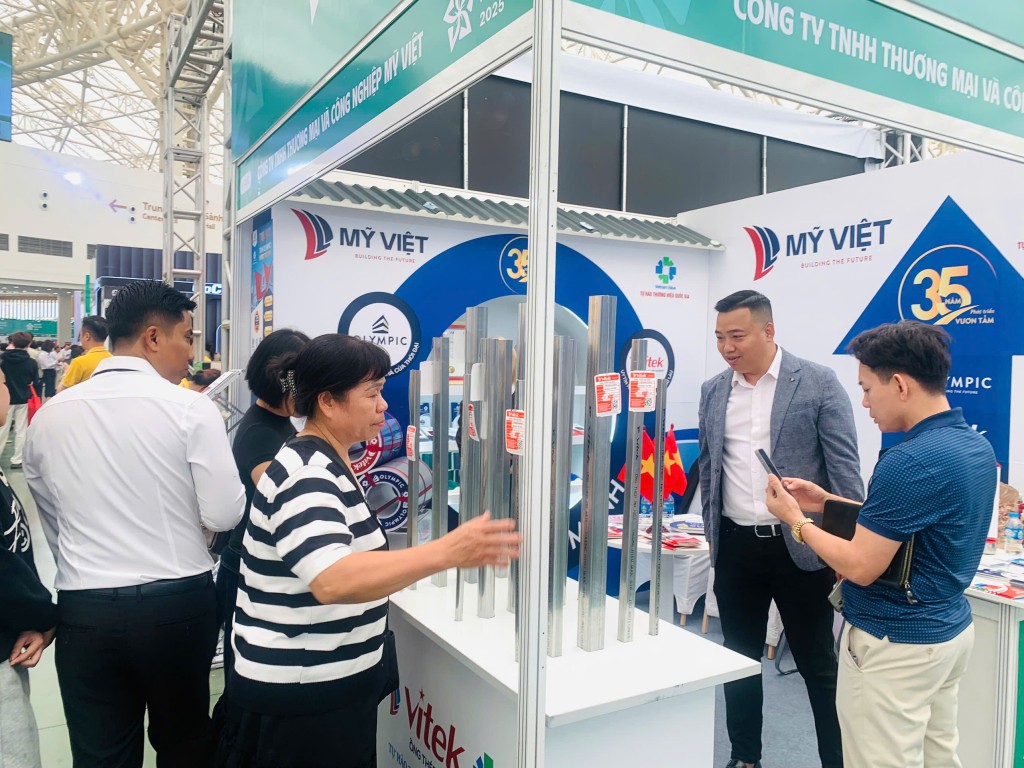 Hàng loạt sự kiện hấp dẫn trong ngày đầu tiên mở cửa Hàng loạt sự kiện hấp dẫn trong ngày đầu tiên mở cửa