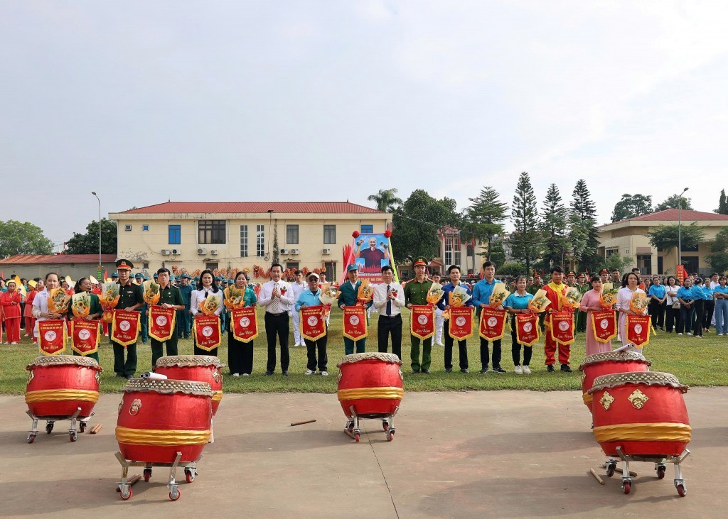 Khoẻ để dựng xây quê hương Xuân Mai