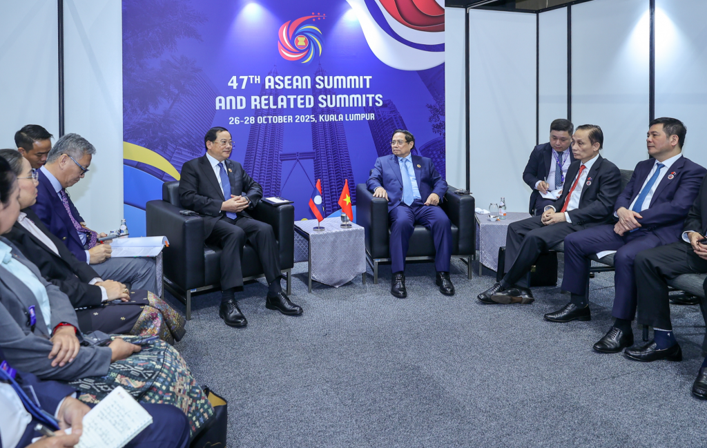 Hai Thủ tướng nhất trí phối hợp chặt chẽ, triển khai hiệu quả các thỏa thuận cấp cao hai nước - Ảnh: VGP/Nhật Bắc