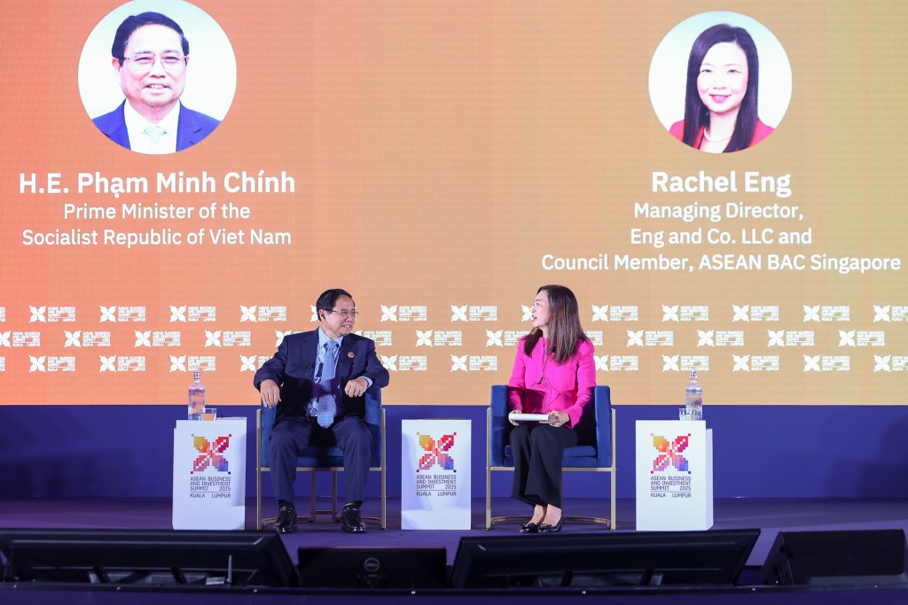 Điều phối viên chương trình, bà Rachel Eng, Giám đốc điều hành của Eng and Co. LLC và là thành viên ASEAN BAC tại Singapore, cho rằng những năm vừa qua, Việt Nam đã nổi lên như một trong những động lực tăng trưởng năng động nhất châu Á - Ảnh: VGP/Nhật Bắc