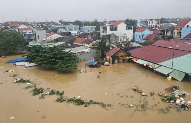 Lũ trên sông Vu Gia, Thu Bồn lên nhanh, nhiều khu vực ngập sâu
