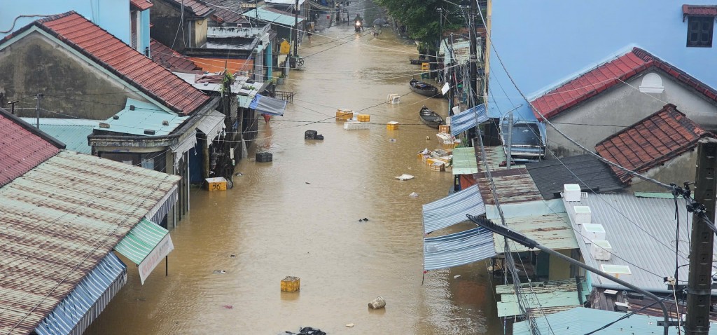 Lũ trên sông Vu Gia, Thu Bồn lên nhanh, nhiều khu vực ngập sâu