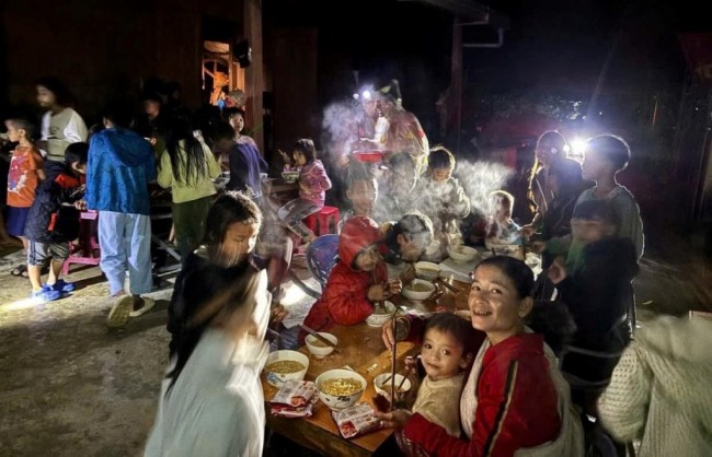 Công an xã Trà Leng sơ tán khẩn cấp gần 200 người dân