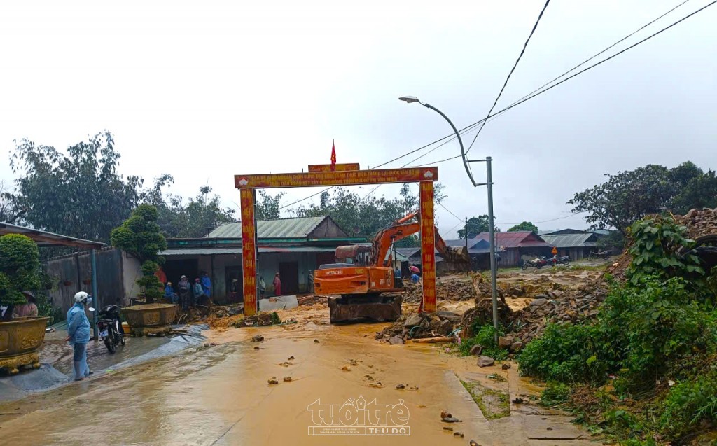 Xã biên giới Đăk Plô sạt lở, khẩn cấp di dời 26 hộ dân Xã biên giới Đăk Plô sạt lở, khẩn cấp di dời 26 hộ dân