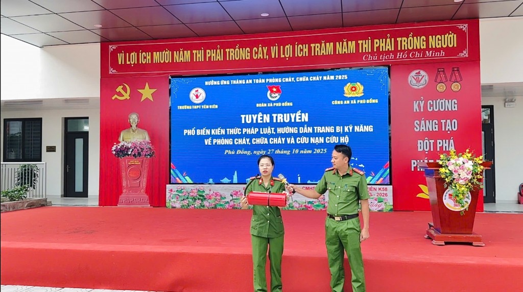 Trang bị kiến thức pháp luật và kỹ năng phòng cháy chữa cháy cho học sinh Trang bị kiến thức pháp luật và kỹ năng phòng cháy chữa cháy cho học sinh