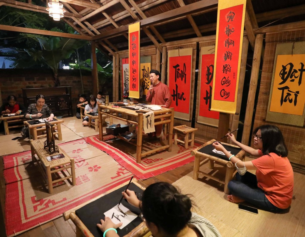 Hành trình kết nối di sản và sáng tạo trong lòng thành phố ngàn năm Hành trình kết nối di sản và sáng tạo trong lòng thành phố ngàn năm