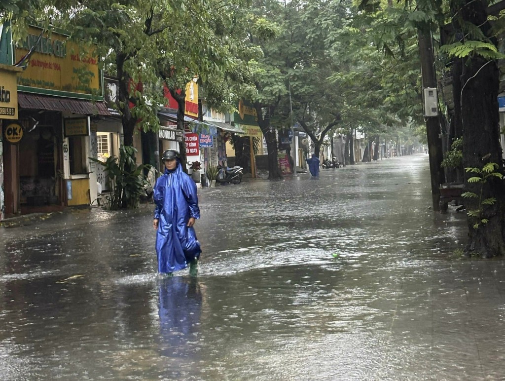 Nhiều khu vực nội đô TP Huế bị ngập úng Nhiều khu vực nội đô TP Huế bị ngập úng