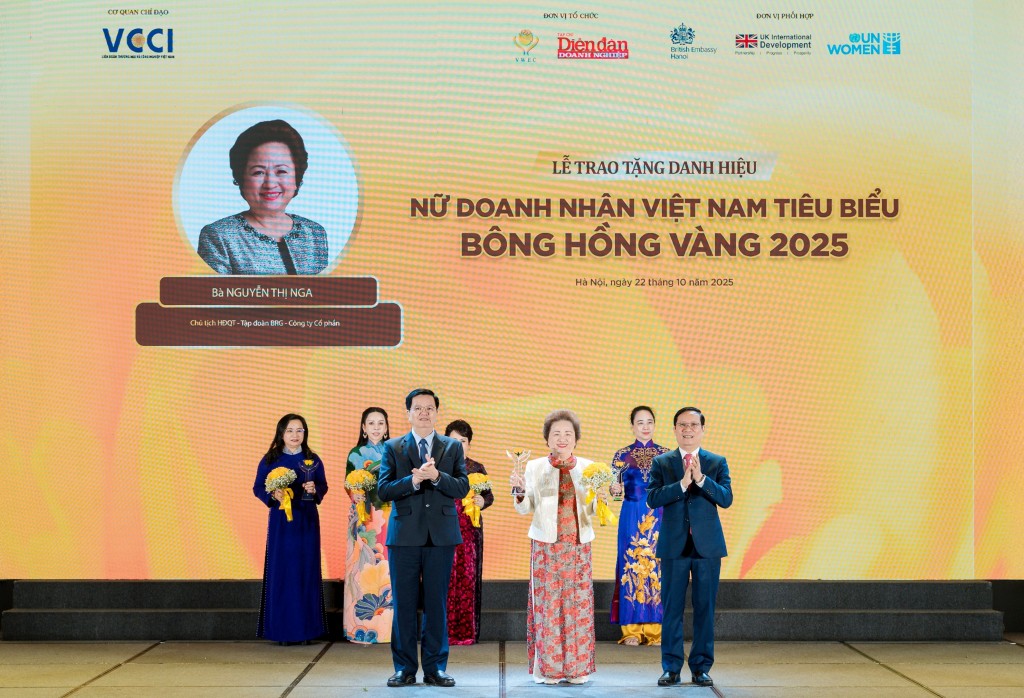Madame Nguyễn Thị Nga - Chủ tịch Tập đoàn BRG lần thứ 6 vinh dự nhận danh hiệu TOP 10 “Nữ doanh nhân Việt Nam tiêu biểu – Bông hồng Vàng”   Madame Nguyễn Thị Nga - Chủ tịch Tập đoàn BRG lần thứ 6 vinh dự nhận danh hiệu TOP 10 “Nữ doanh nhân Việt Nam tiêu biểu – Bông hồng Vàng”