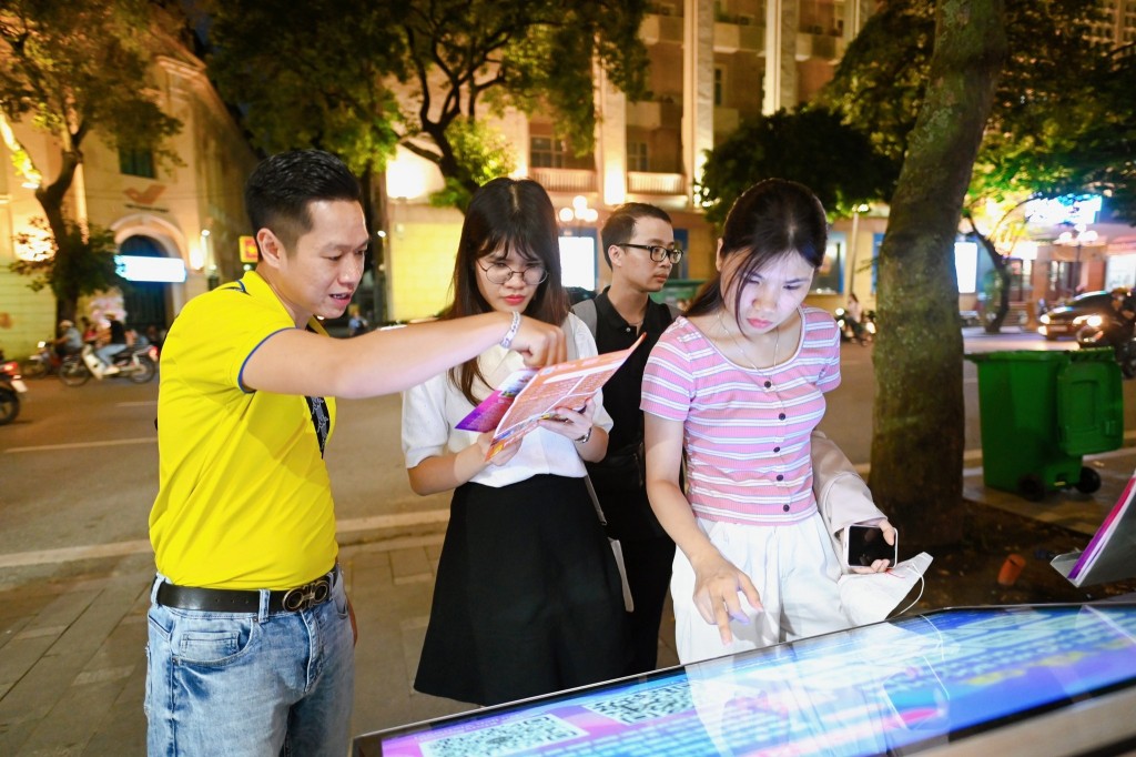 Vietravel Hà Nội: Dấu ấn 30 năm tri ân khách hàng giữa sắc thu 2025