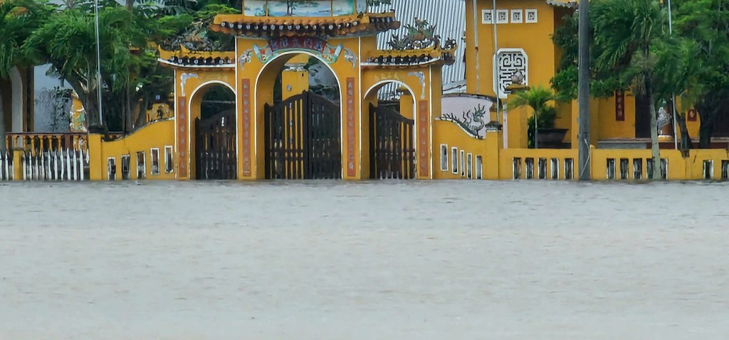 Đà Nẵng: Lũ trên các sông vẫn duy trì trên mức báo động 3