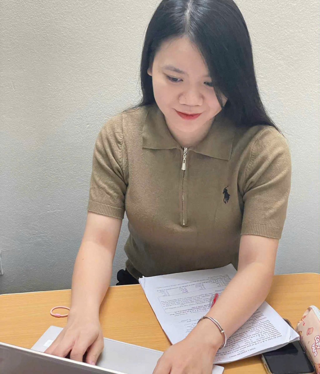 Mỗi lần chữa bài cho học sinh là một lần tự ôn tập của Phương Mai Mỗi lần chữa bài cho học sinh là một lần tự ôn tập của Phương Mai