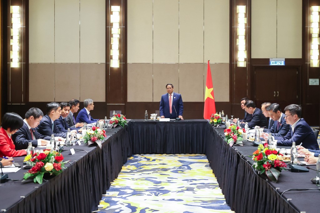 Thủ tướng Chính phủ lưu ý các Đại sứ hoàn thành tốt công tác ngoại giao chính trị, văn hóa, bảo hộ công dân - Ảnh: VGP/Nhật Bắc