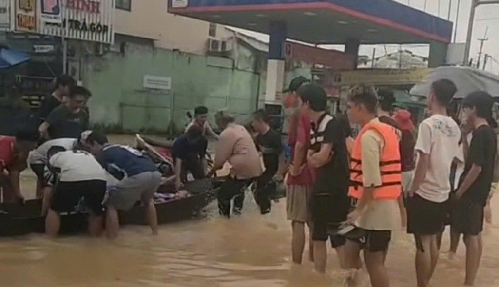 Đà Nẵng: Ngạt khí, 8 người đang cấp cứu trong tình trạng nguy kịch