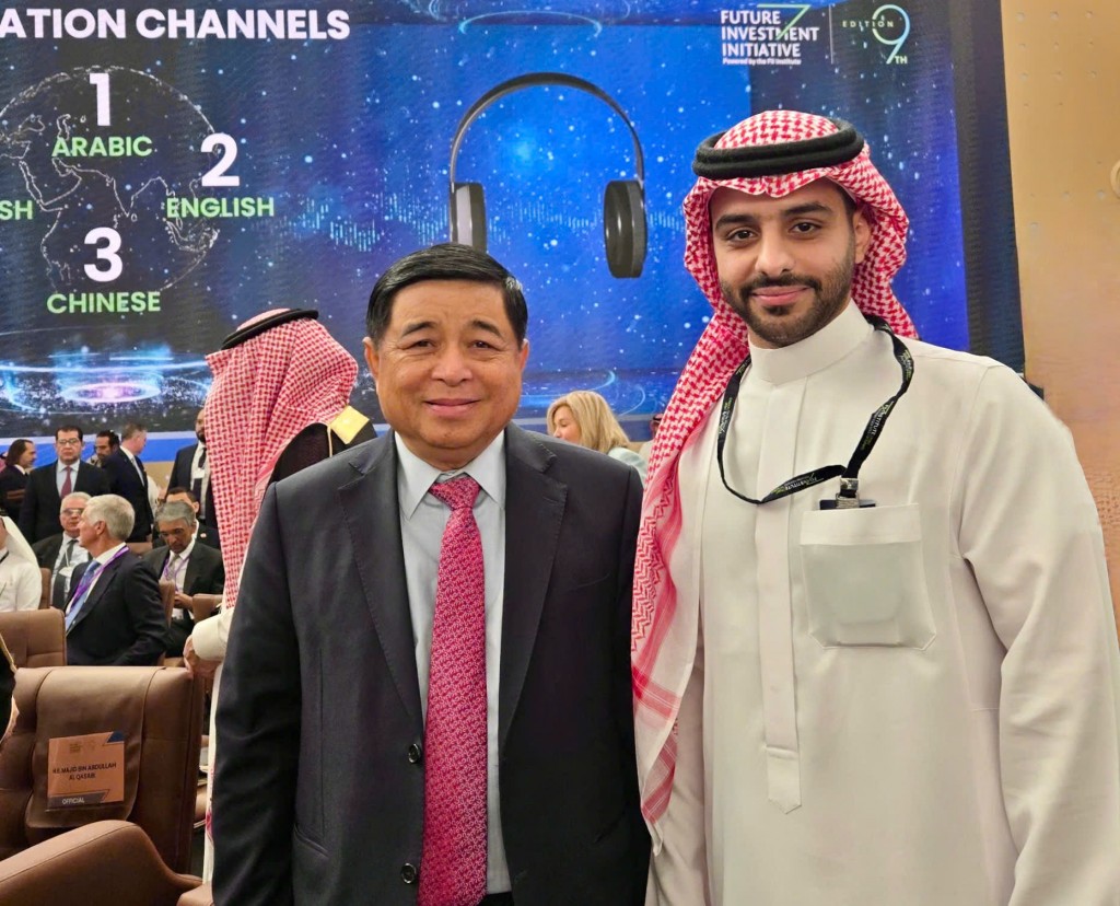 Phó Thủ tướng Nguyễn Chí Dũng gặp gỡ đại biểu tham dự hội nghị - Ảnh: VGP/Thu Sa Phó Thủ tướng Nguyễn Chí Dũng gặp gỡ đại biểu tham dự hội nghị - Ảnh: VGP/Thu Sa