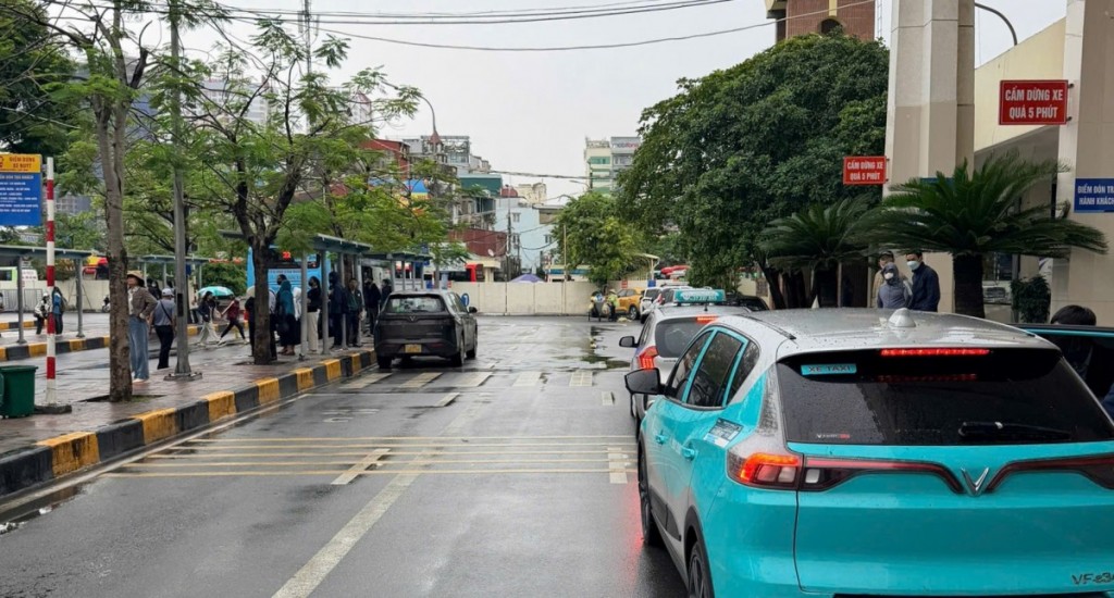 Hà Nội nỗ lực xóa “điểm nóng” ùn tắc tại bến xe Giáp Bát Hà Nội nỗ lực xóa “điểm nóng” ùn tắc tại bến xe Giáp Bát