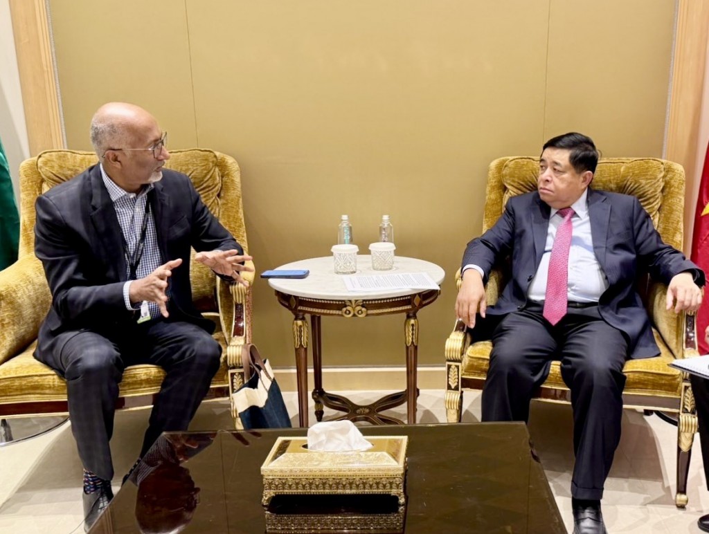 Phó Thủ tướng Nguyễn Chí Dũng mong muốn L.E.K sẽ trở thành đối tác tư vấn chiến lược quan trọng, kết nối với nguồn vốn và hệ sinh thái công nghệ tại Trung Đông nói riêng và trên toàn cầu nói chung - Ảnh: VGP/Thu Sa