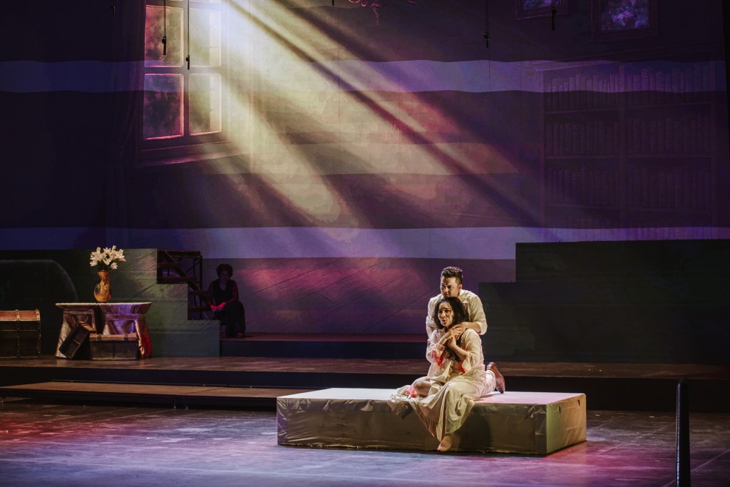 Khán giả Thủ đô “hòa mình” vào dòng chảy cảm xúc mãnh liệt của La Traviata Khán giả Thủ đô “hòa mình” vào dòng chảy cảm xúc mãnh liệt của La Traviata