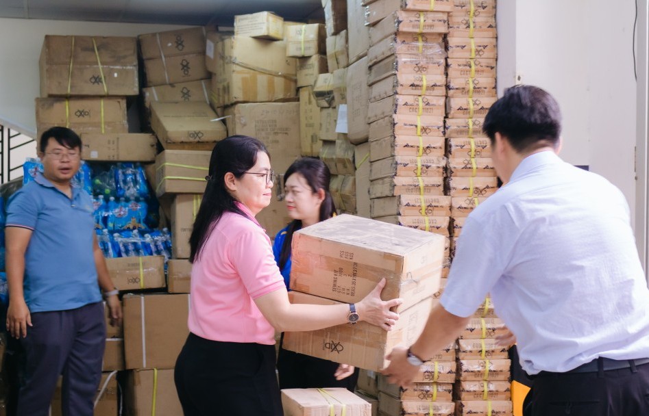 TP Hồ Chí Minh gửi hơn 70 tấn hàng hỗ trợ đồng bào vùng bão