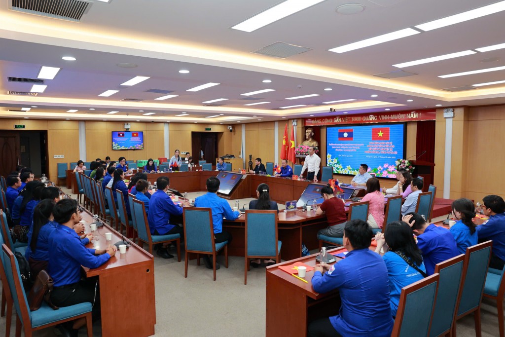 Toàn cảnh buổi làm việc giữa Đoàn Thanh niên phường Đống Đa và Đoàn công tác Thành đoàn Viêng Chăn (Lào). Toàn cảnh buổi làm việc giữa Đoàn Thanh niên phường Đống Đa và Đoàn công tác Thành đoàn Viêng Chăn (Lào).