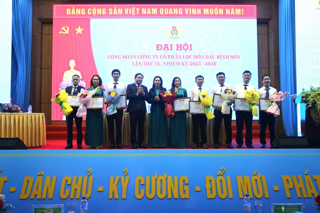 Công đoàn BSR khen thưởng cho 12 tập thể và 16 cá nhân “Đã có thành tích xuất sắc trong Phong trào công nhân viên chức lao động và xây dựng tổ chức Công đoàn vững mạnh”, giai đoạn 2023-2025.