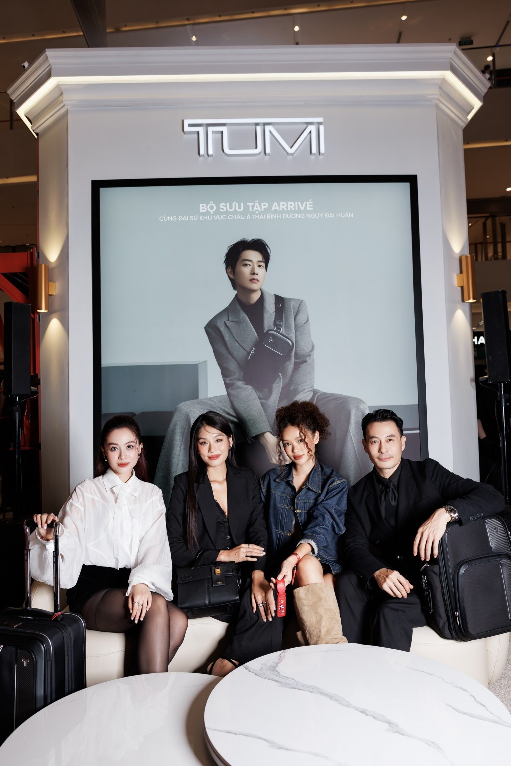 Công bố BST Thu 2025, TUMI mang “năng lượng New York” bùng nổ giữa lòng Sài Gòn
