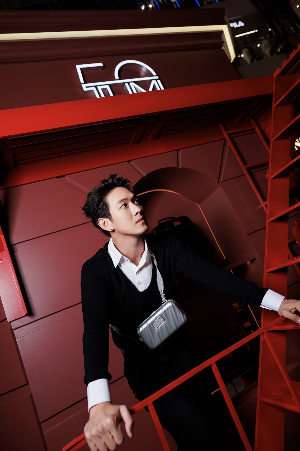 Công bố BST Thu 2025, TUMI mang “năng lượng New York” bùng nổ giữa lòng Sài Gòn