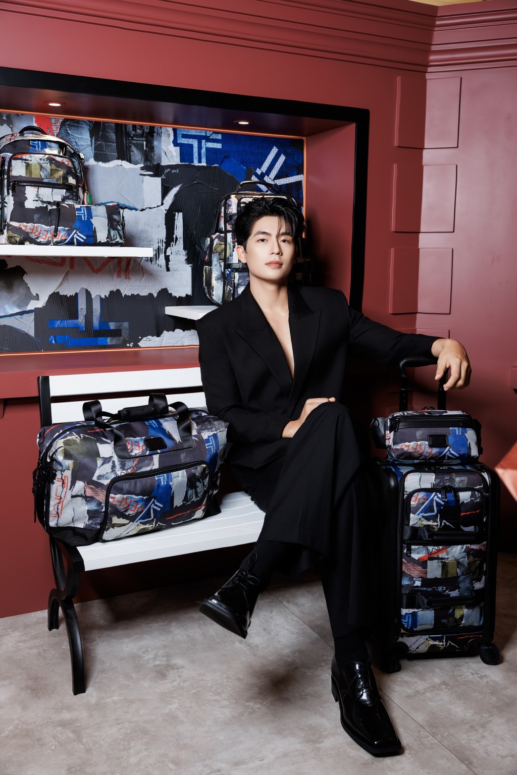 Công bố BST Thu 2025, TUMI mang “năng lượng New York” bùng nổ giữa lòng Sài Gòn