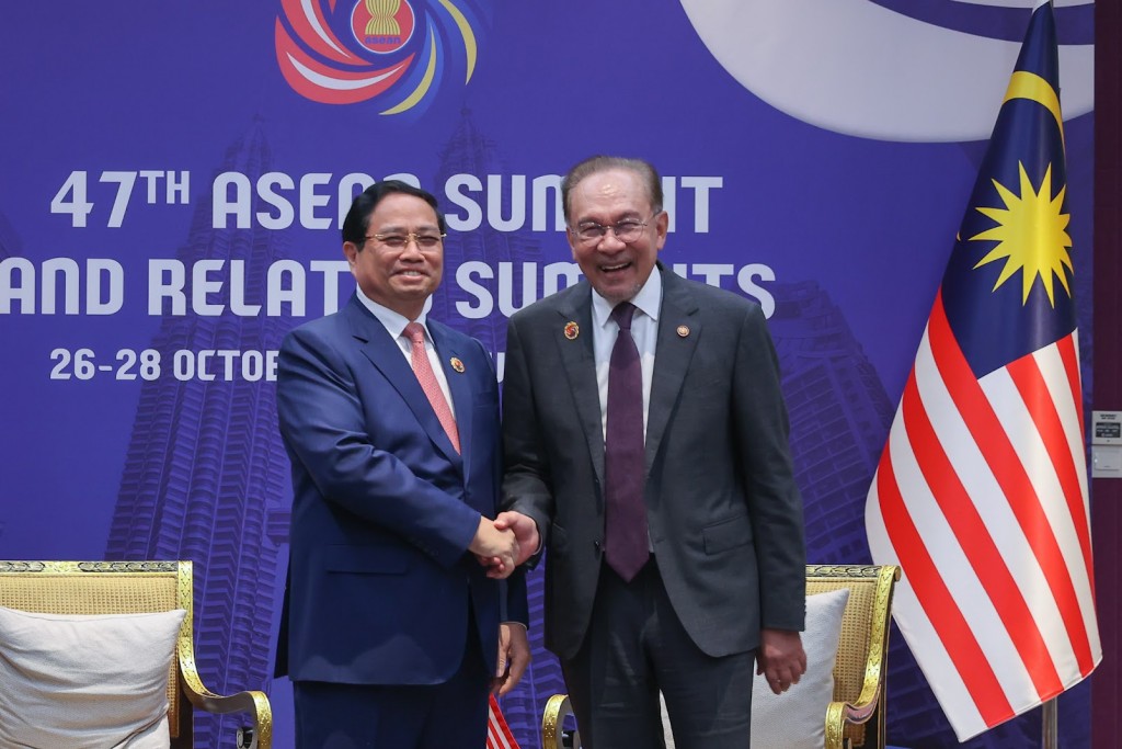 Thủ tướng Chính phủ Phạm Minh Chính gặp Thủ tướng Malaysia Anwar Ibrahim - Ảnh: VGP/Nhật Bắc