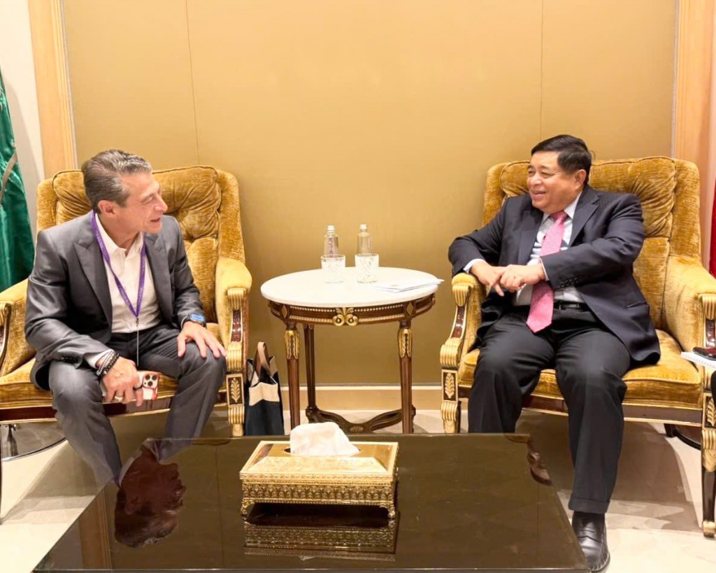 Phó Thủ tướng tiếp ông Peter H. Diamandis, thành viên Hội đồng Quản trị FII Institute (Saudi Arabia) - Ảnh: VGP/Thu Sa