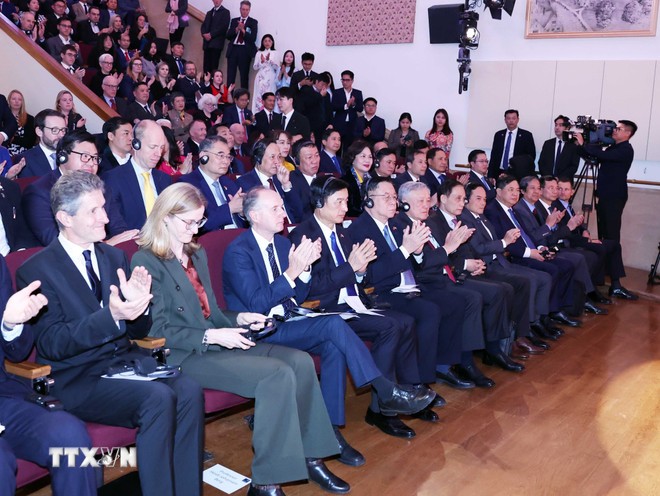 Các đại biểu tham dự tại cuộc phát biểu chính sách. (Ảnh: Thống Nhất/TTXVN) Các đại biểu tham dự tại cuộc phát biểu chính sách. (Ảnh: Thống Nhất/TTXVN)