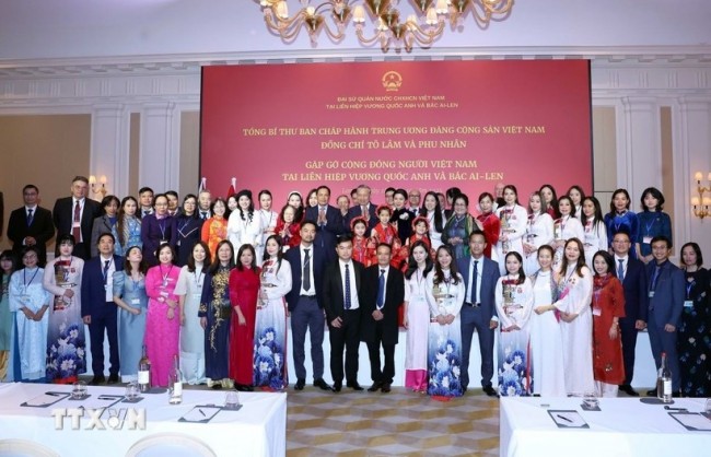 Tổng Bí thư Tô Lâm và Phu nhân gặp gỡ cộng đồng người Việt Nam tại Anh