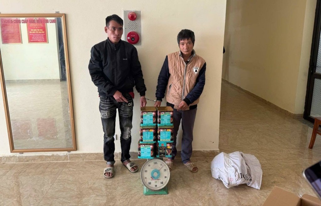 Trùng Khánh (Cao Bằng): Bắt 2 đối tượng tàng trữ hàng cấm