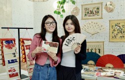 Gen Z lan tỏa văn hóa dân gian qua chất liệu giấy dó