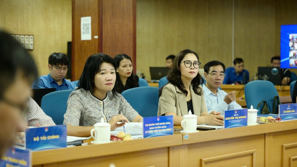 Các vị đại biểu tham dự hội nghị Các vị đại biểu tham dự hội nghị