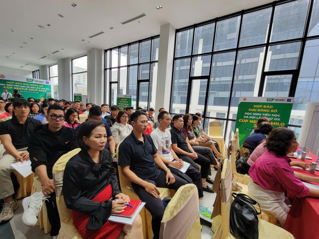 Khởi động Giải Bóng rổ học sinh Tiểu học Hà Nội lần thứ XIX