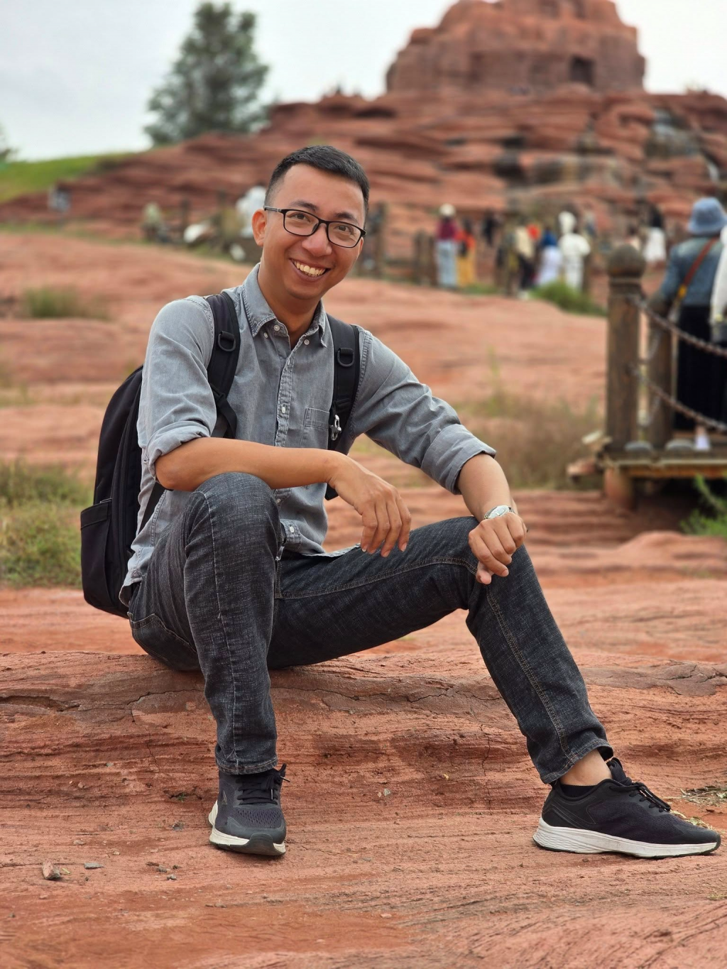 Tiến sĩ Vũ Hưng, chuyên gia về năng lượng sinh học Tiến sĩ Vũ Hưng, chuyên gia về năng lượng sinh học