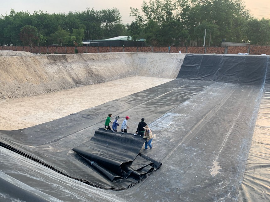 Một hầm biogas đang trong quá trình xây dựng Một hầm biogas đang trong quá trình xây dựng